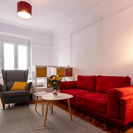 Center Suites, Two Connected Apartments, 10 Guests 아파트