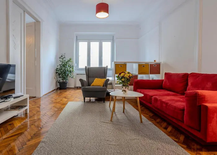 Center Suites, Two Connected Apartments, 10 Guests 베오그라드