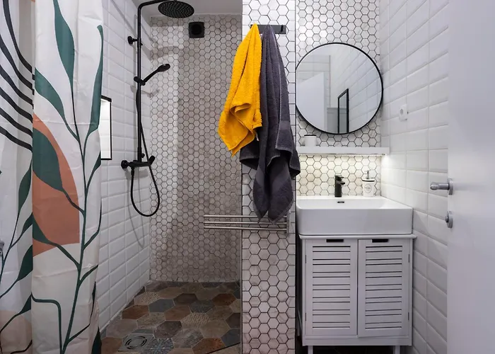 Center Suites, Two Connected Apartments, 10 Guests *