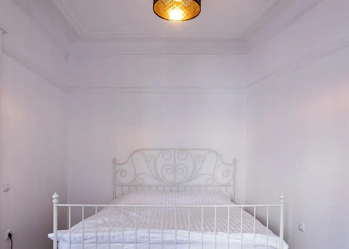 Center Suites, Two Connected Apartments, 10 Guests *