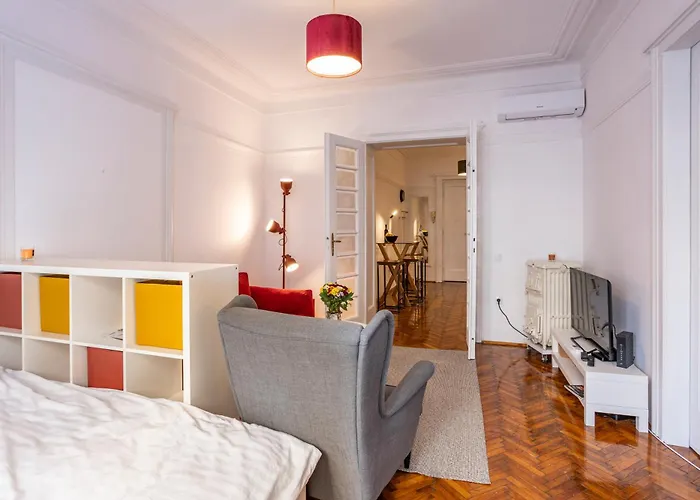 Center Suites, Two Connected Apartments, 10 Guests * 베오그라드