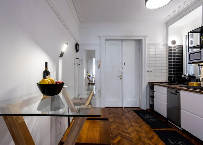 Center Suites, Two Connected Apartments, 10 Guests