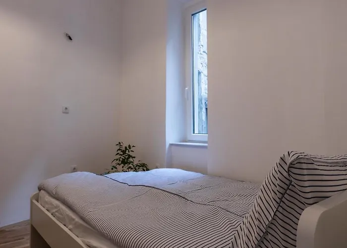 Center Suites, Two Connected Apartments, 10 Guests * 베오그라드