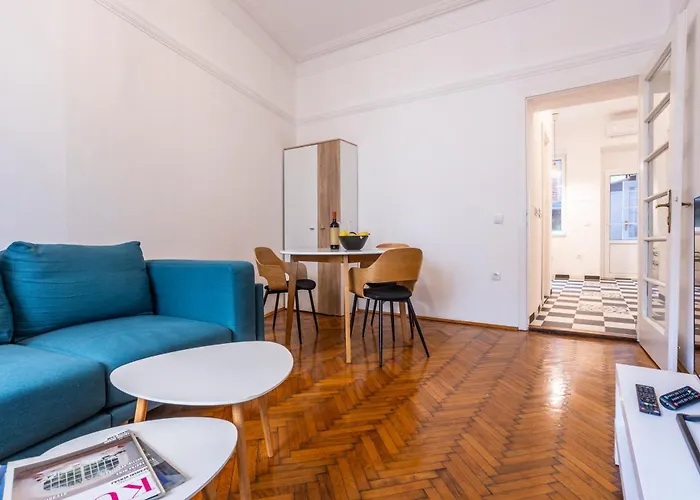 Center Suites, Two Connected Apartments, 10 Guests 아파트 베오그라드