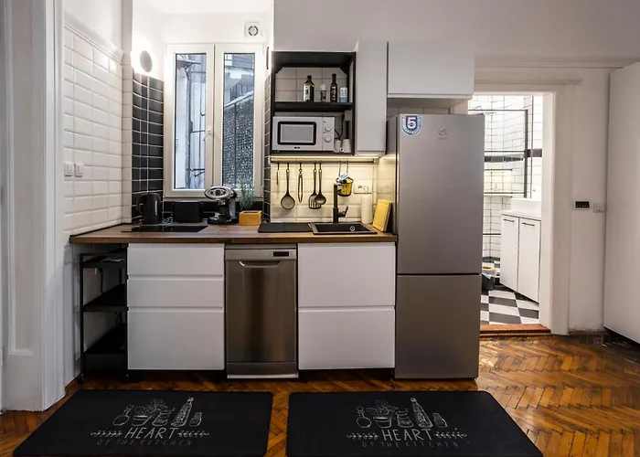 Center Suites, Two Connected Apartments, 10 Guests